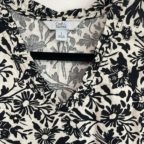 Croft And Barrow Floral Print Shift Dress - Picture 2 of 4